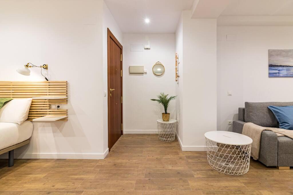 Malagueta Apartments มาลากา ภายนอก รูปภาพ