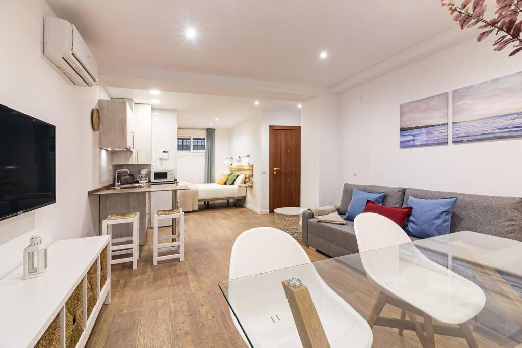 Malagueta Apartments มาลากา ภายนอก รูปภาพ